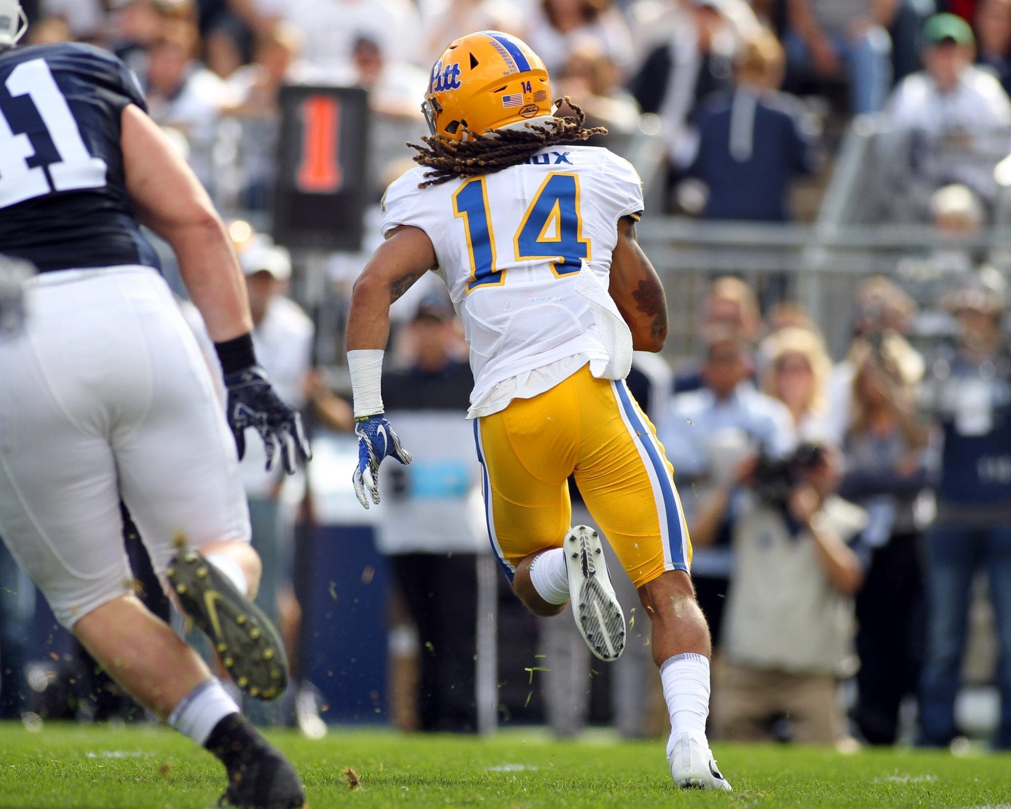Former Pitt cornerback Avonte Maddox
