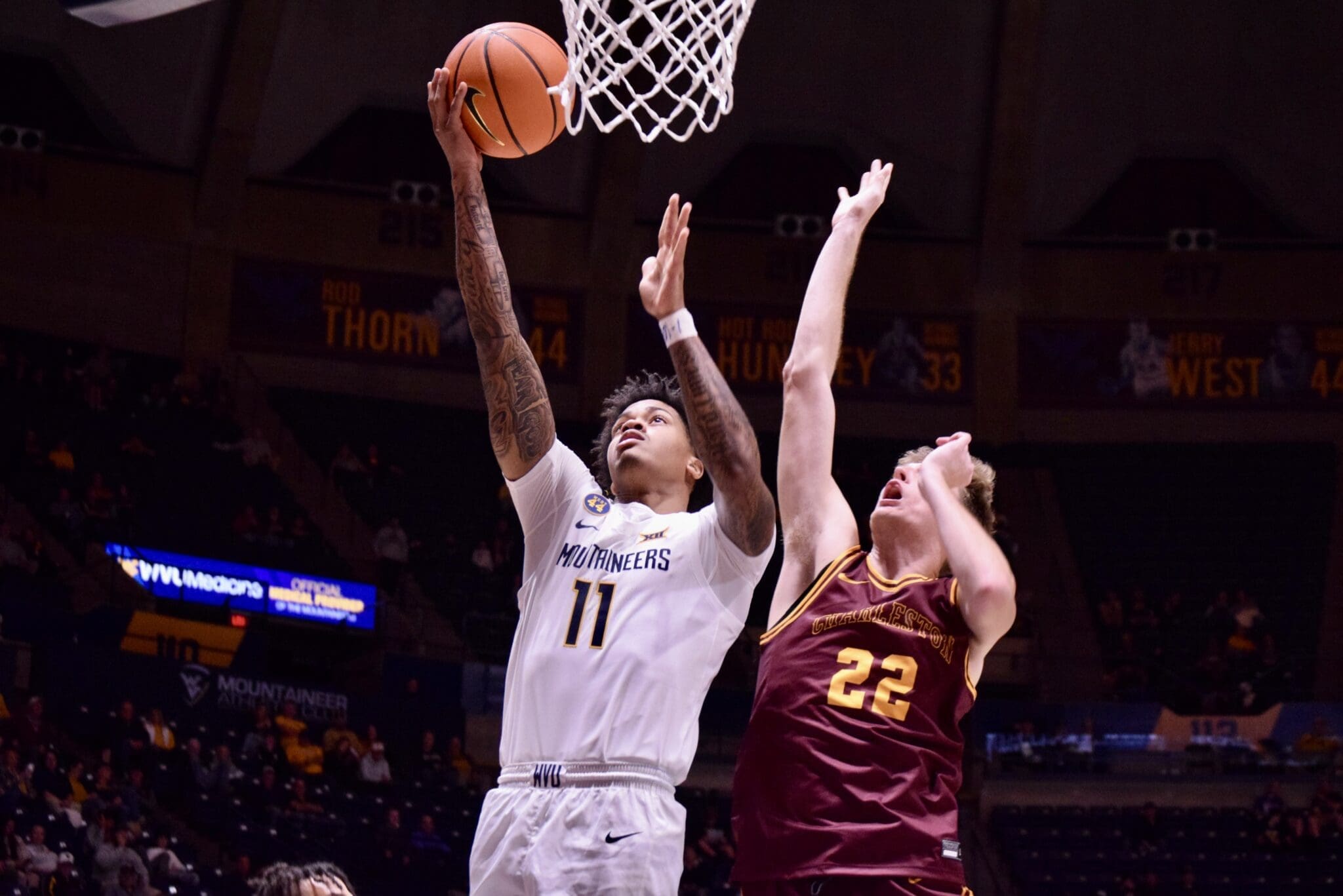 The Pitt Panthers' basketball staff has reached out to Jonathan Powell, a wing from West Virginia in the transfer portal.