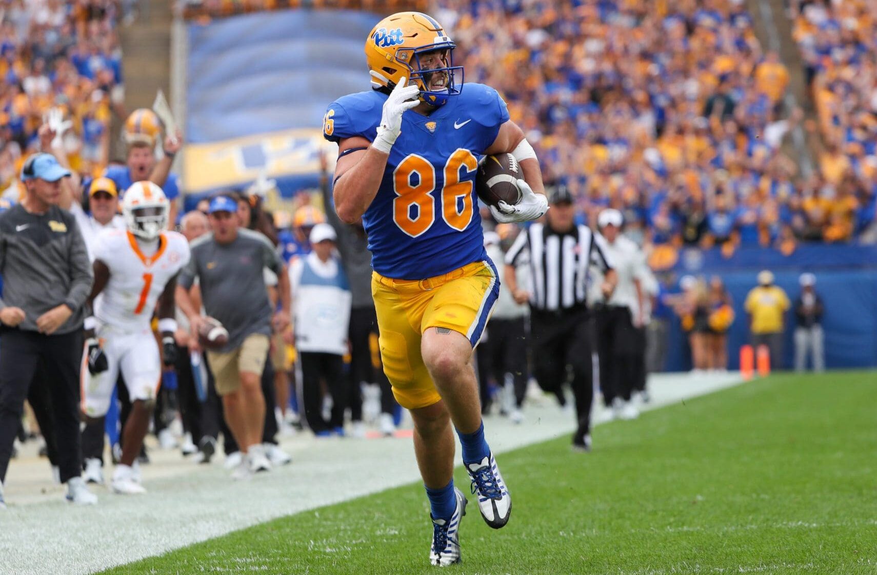 Pittsburgh Panthers tight end Gavin Bartholomew (86) Sept 10, 2022 David Hague/PSN