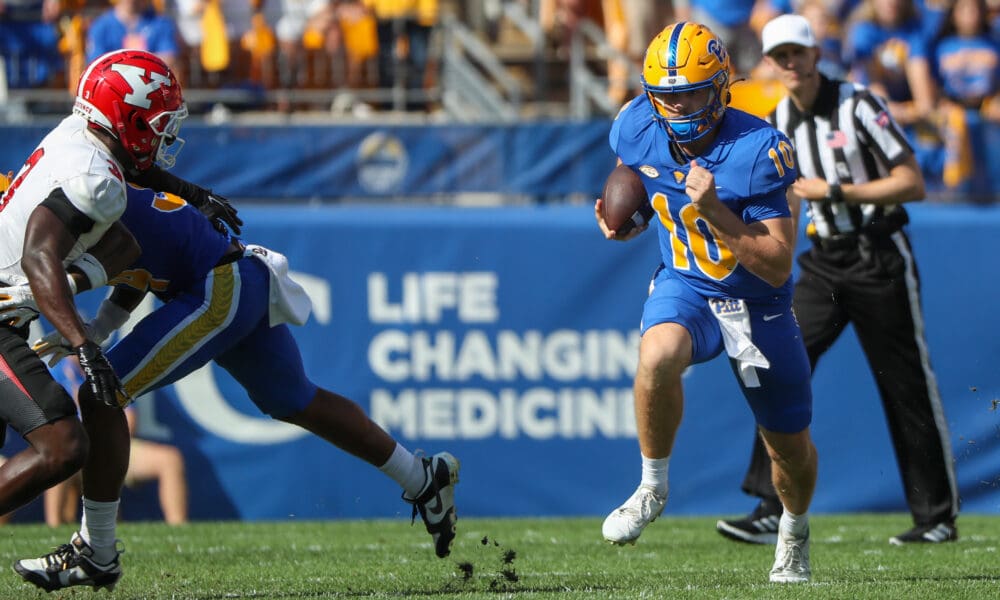 Pitt quarterback Eli Holstein