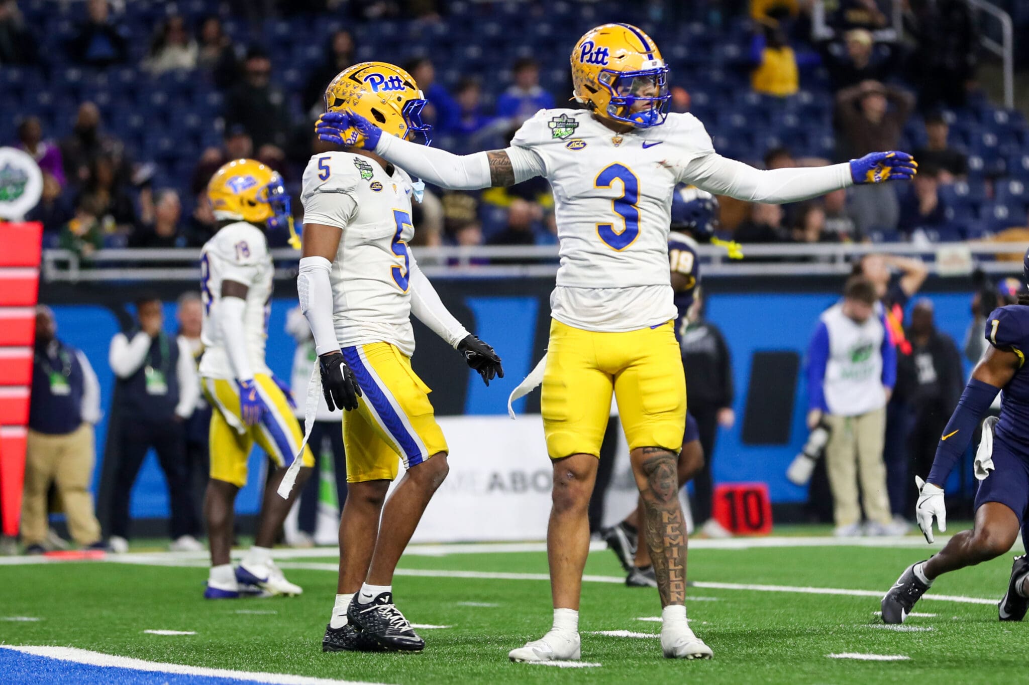 Pitt safety Donovan McMillon