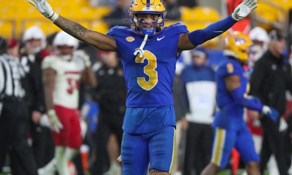 Pittsburgh Panthers defensive back Donovan McMillon (3) October 5, 2023 David Hague/PSN