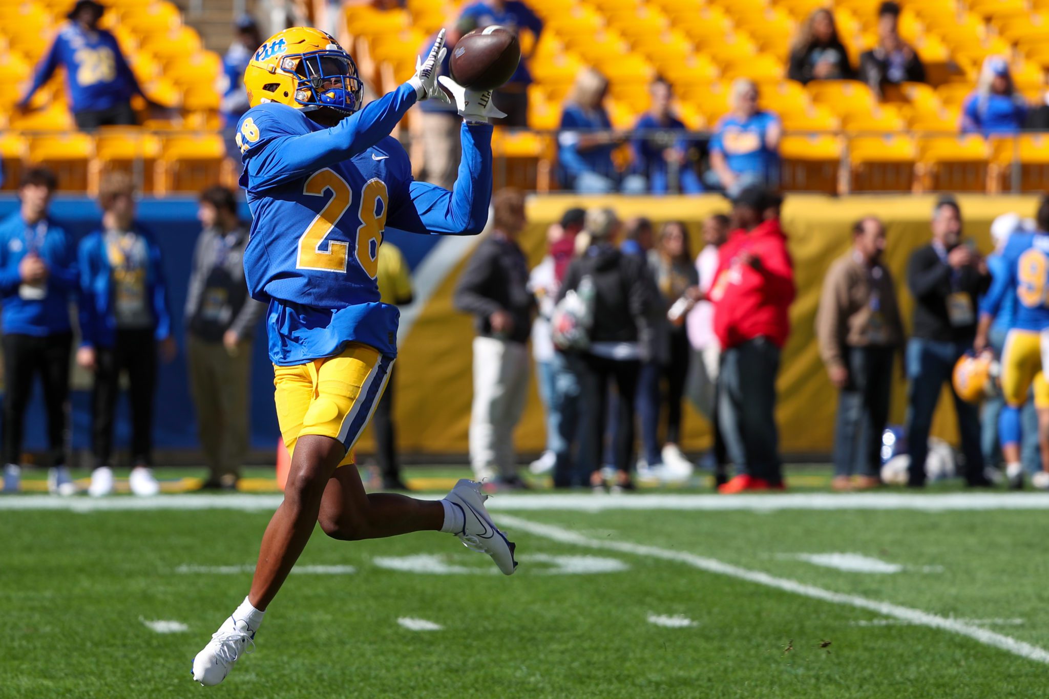 Pitt cornerback Noah Biglow