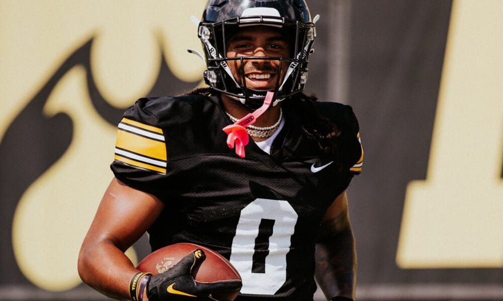 Pitt wide receiver target Diante Vines.