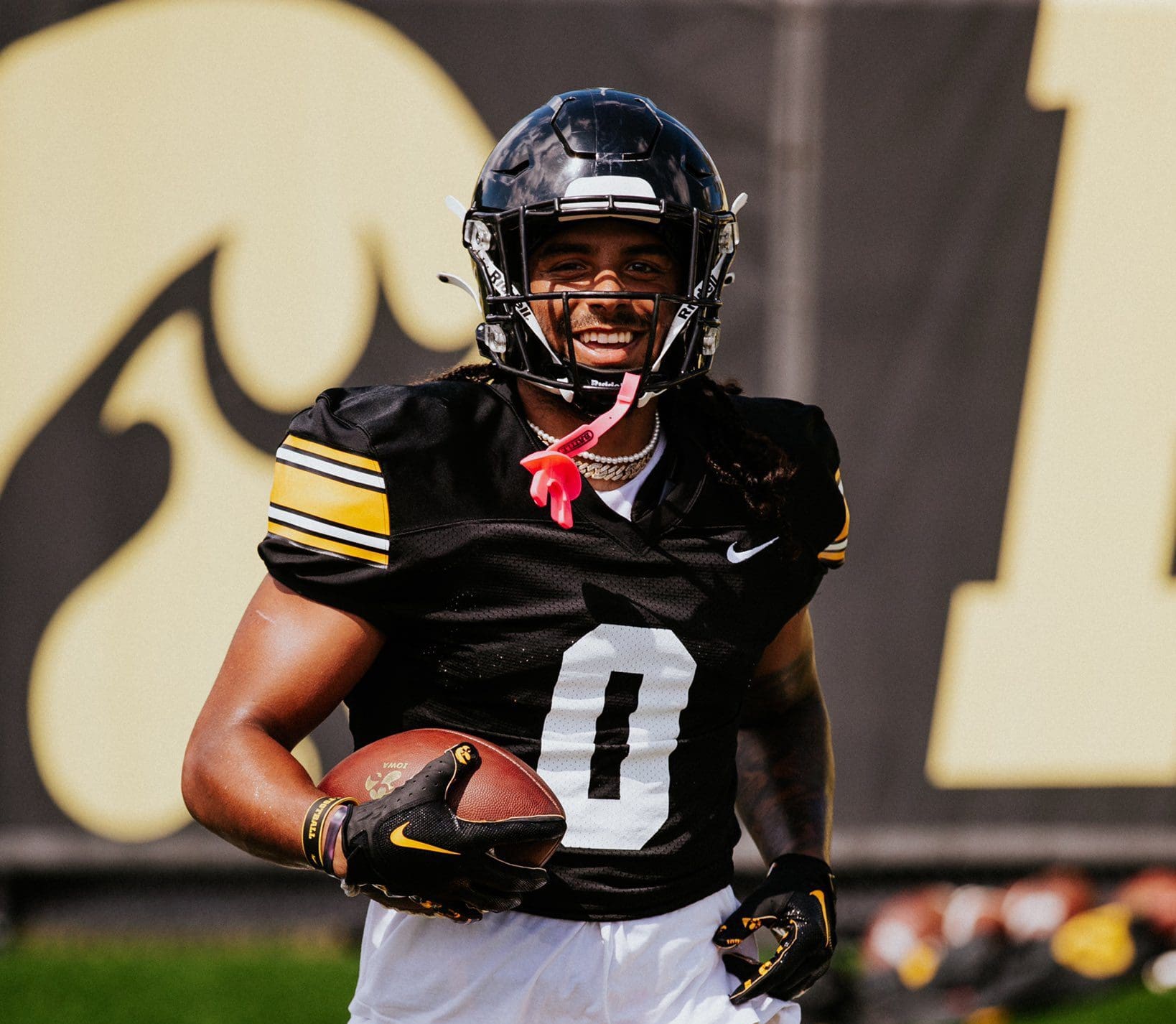 Pitt wide receiver target Diante Vines.