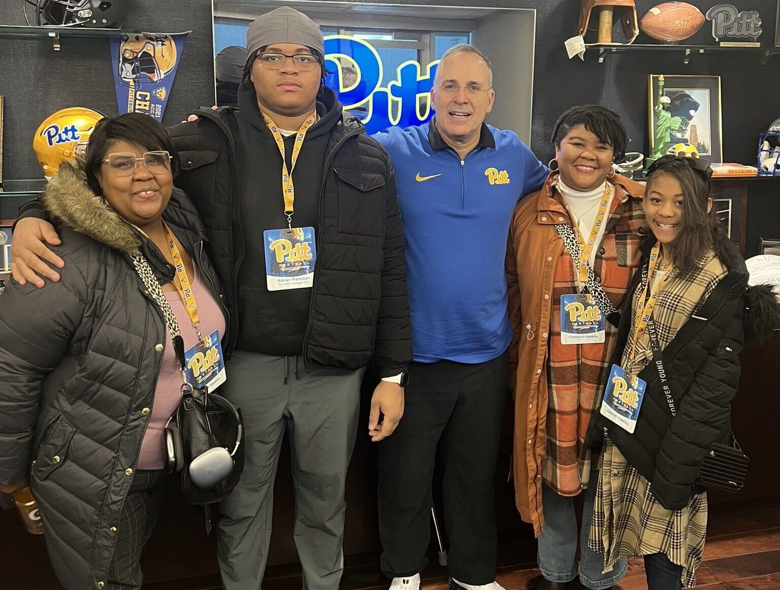 Pitt offensive line target Adrian Hamilton. Photo courtesy of Hamilton's X account.