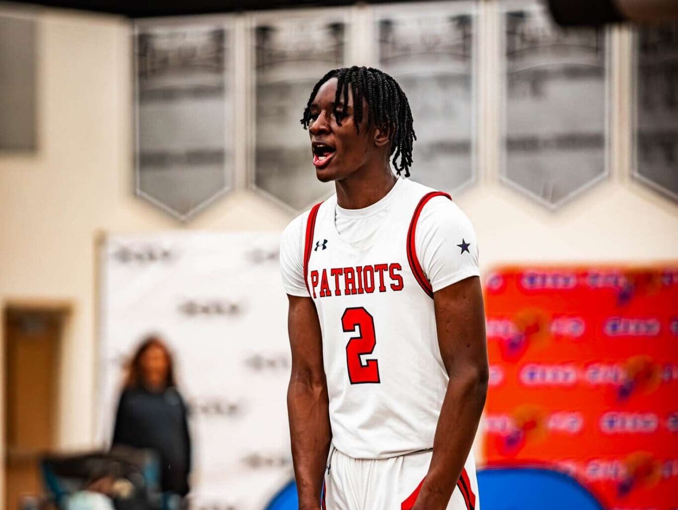 Explosive UNC Basketball Signee Isaiah Denis Posterizes Opponent at Prep Showcase