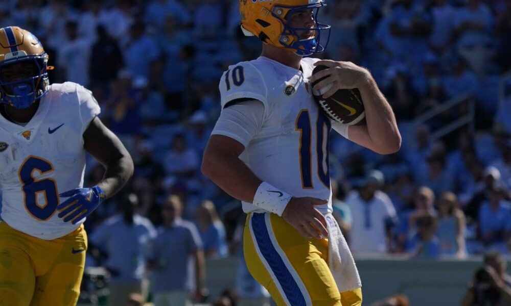 Pitt quarterback Eli Holstein