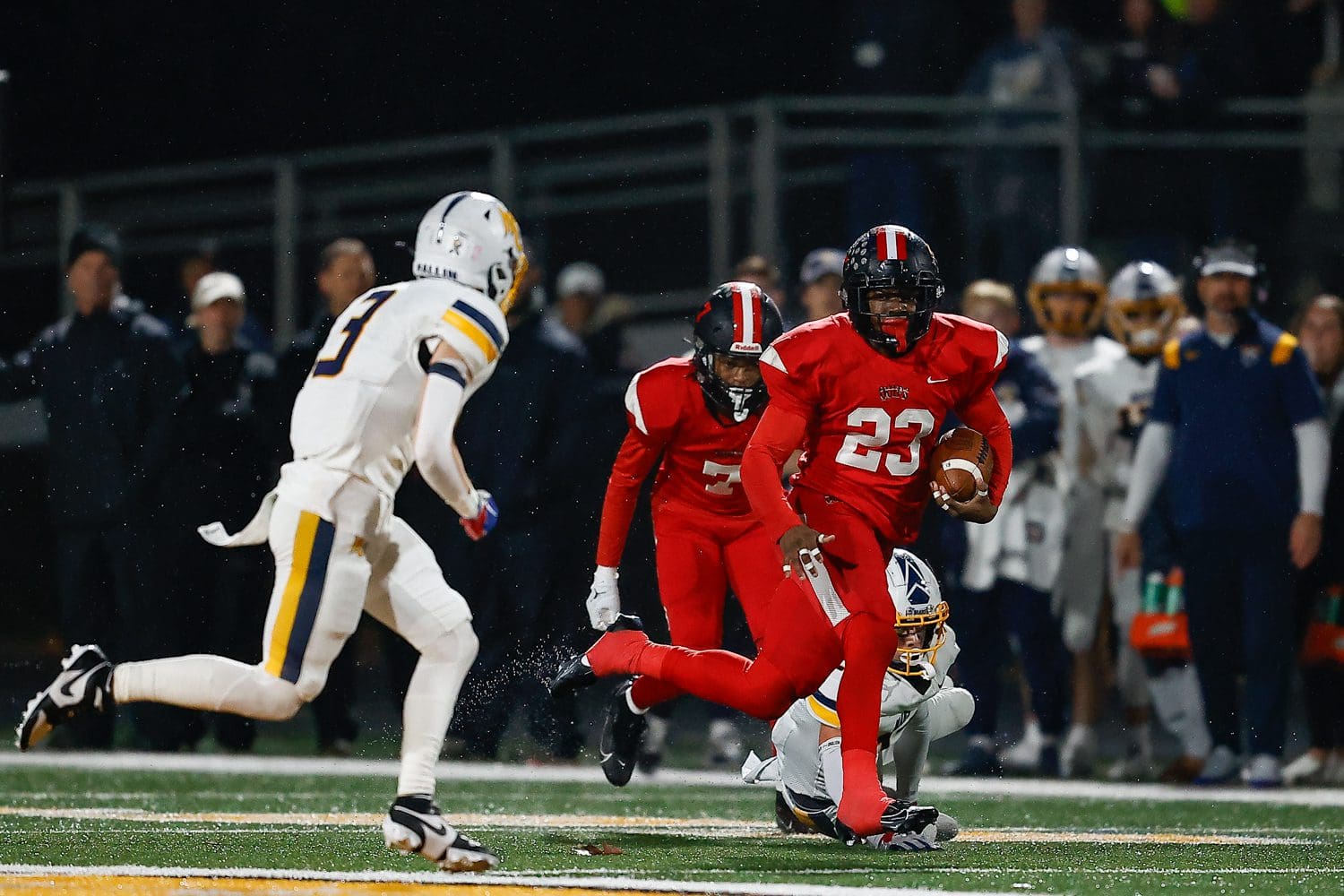 Tiqwai Hayes in WPIAL competition.